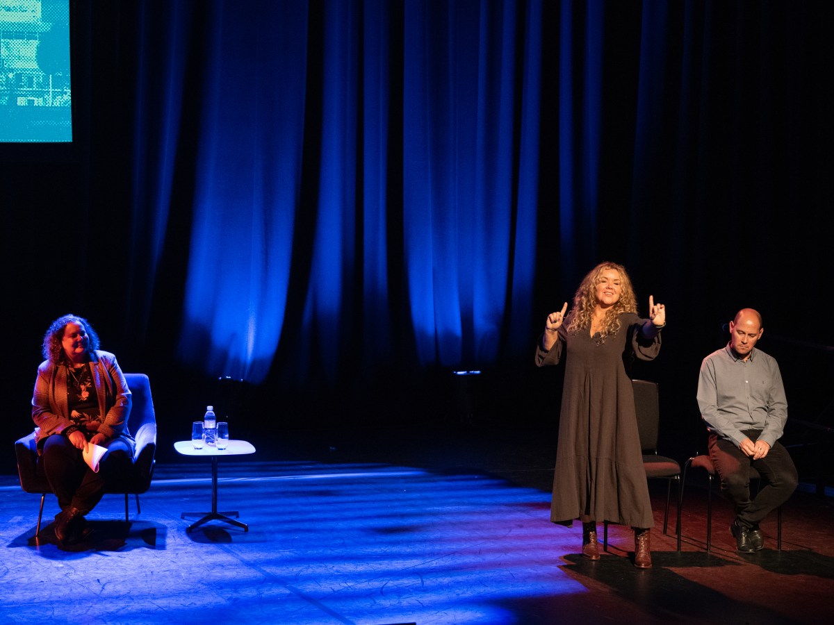 One Track Mind / La Isla&nbsp;Bonita